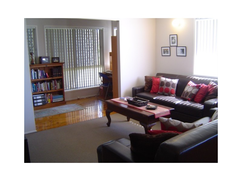 8 Maurice St, Kallangur QLD 4503