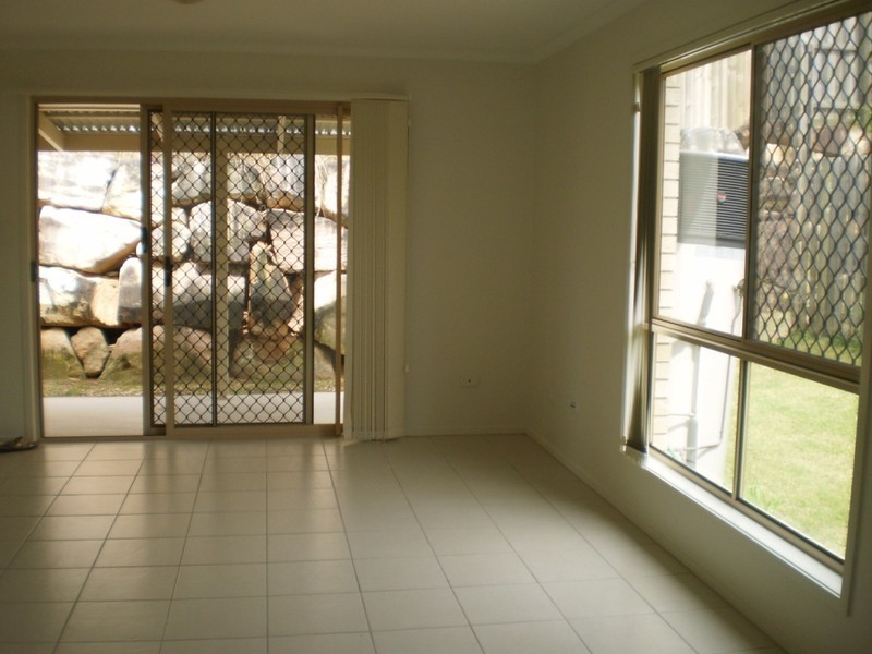 2/7 Peta Street, Kallangur QLD 4503