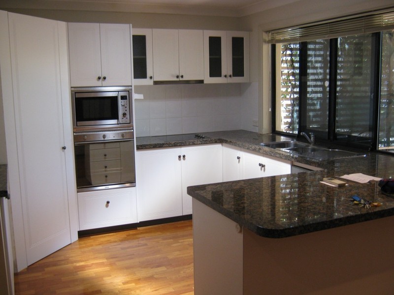 2/330 Cavendish Road, Coorparoo QLD 4151