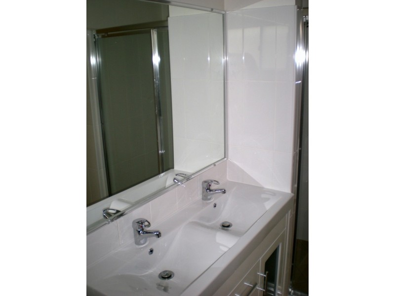 2/330 Cavendish Road, Coorparoo QLD 4151