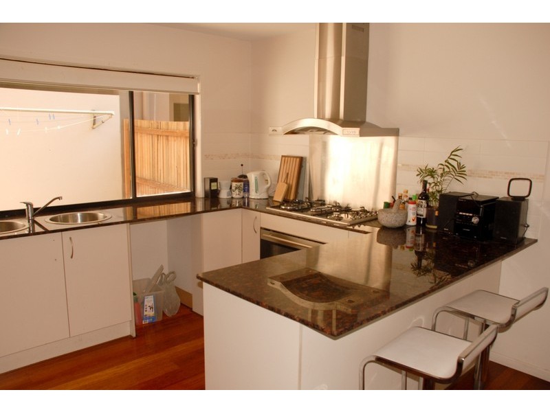 2/5 Livingstone Street, Yeronga QLD 4104