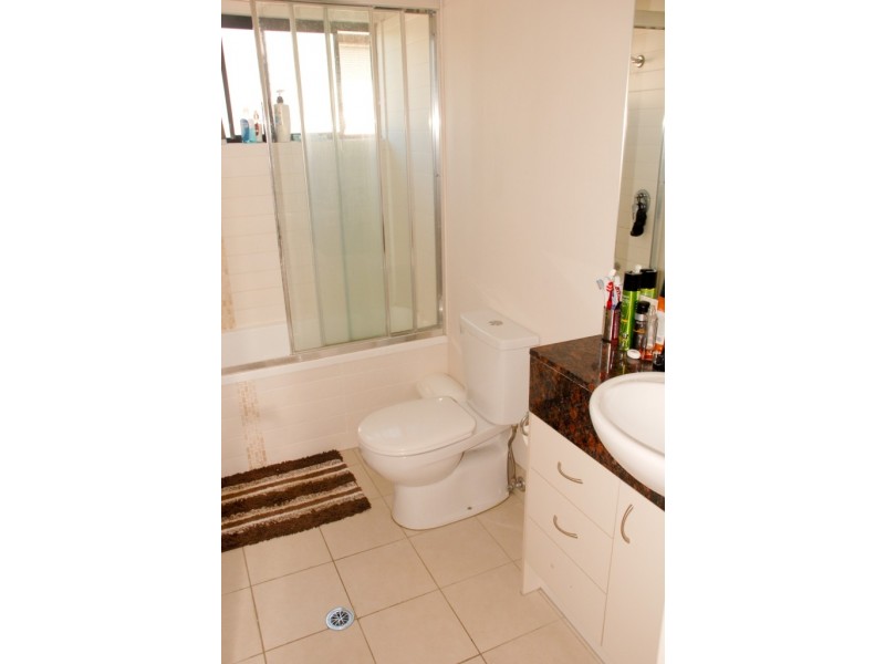 2/5 Livingstone Street, Yeronga QLD 4104