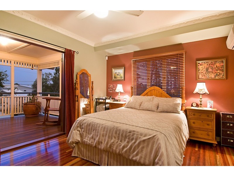 10 Farrell Street, Ashgrove QLD 4060