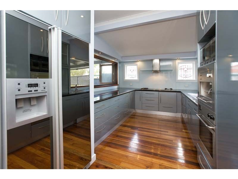 8 Gavan Street, Ashgrove QLD 4060