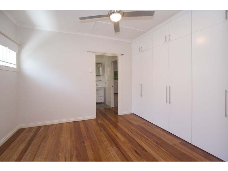 8 Gavan Street, Ashgrove QLD 4060