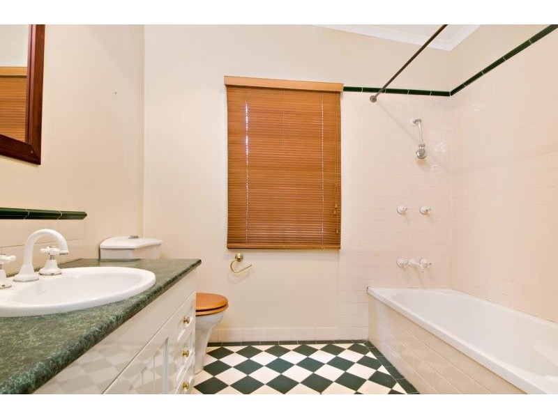 135 Empress Terrace, Bardon QLD 4065