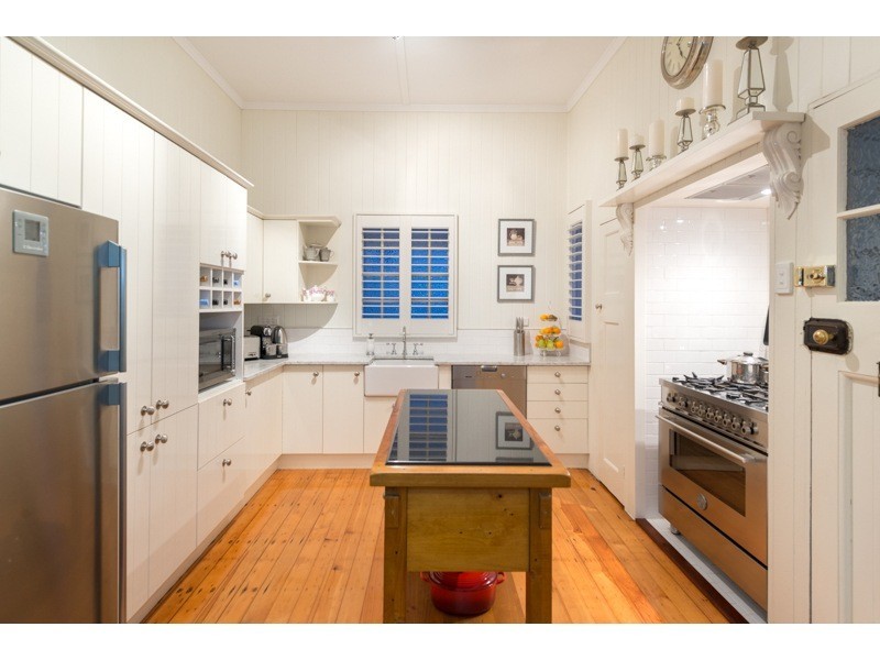 8 Mirrabooka Road, Ashgrove QLD 4060
