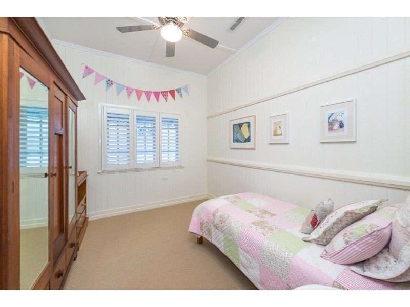 8 Mirrabooka Road, Ashgrove QLD 4060