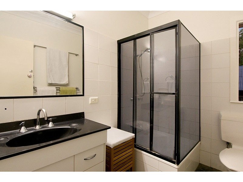 19 Mackay Terrace, Bardon QLD 4065