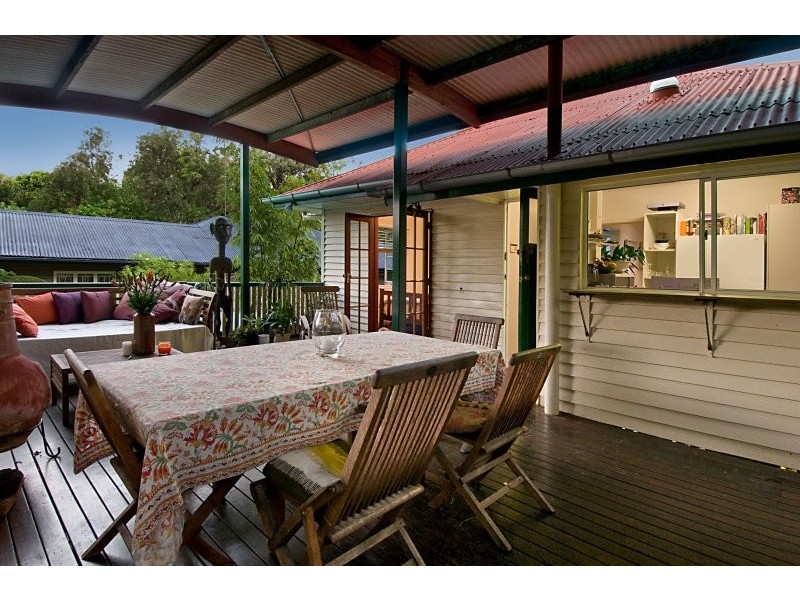 19 Mackay Terrace, Bardon QLD 4065