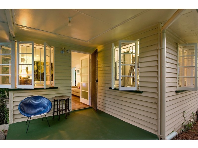 19 Mackay Terrace, Bardon QLD 4065