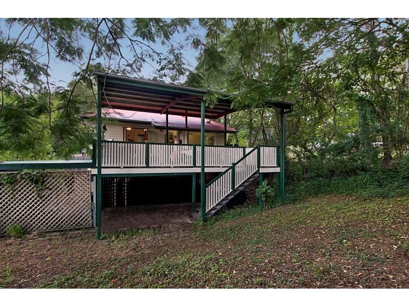 19 Mackay Terrace, Bardon QLD 4065