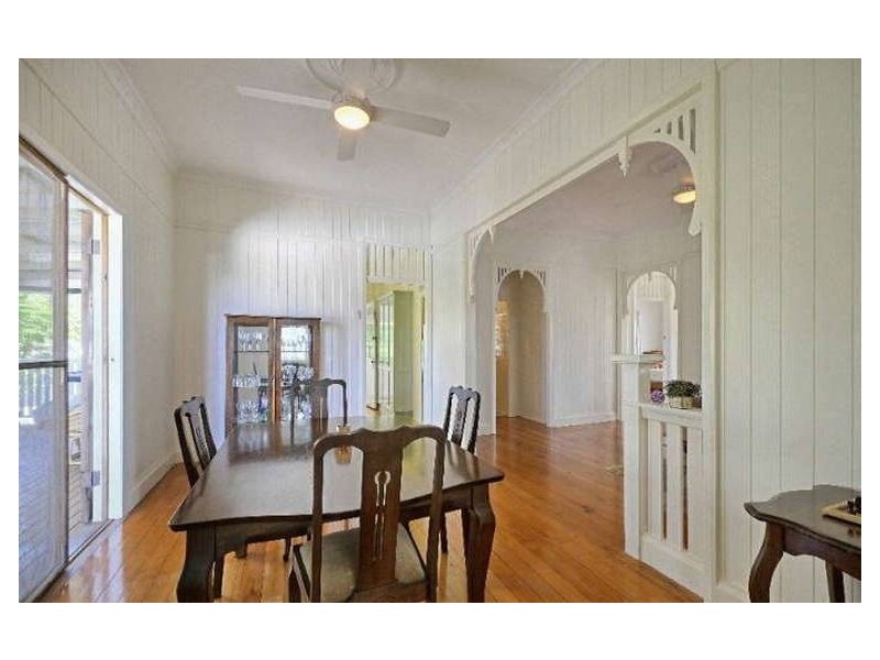 75 Sixth Avenue, Bardon QLD 4065