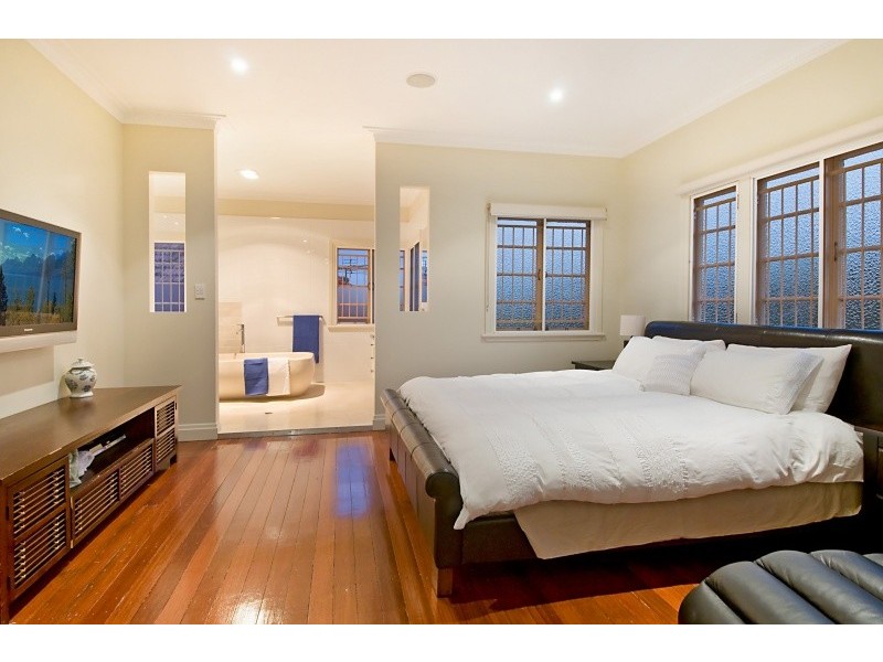 73 Grevillea Road, Ashgrove QLD 4060