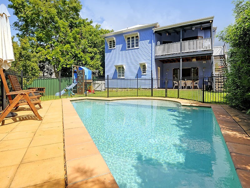 8 Garden Grove, Ashgrove QLD 4060