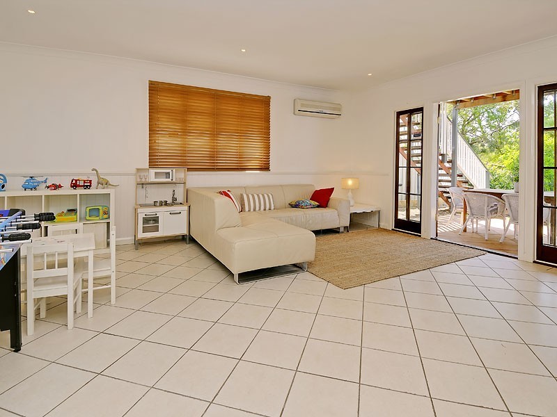 8 Garden Grove, Ashgrove QLD 4060