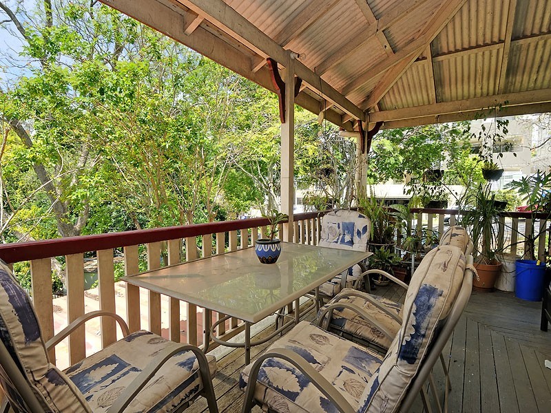 11 Crawford Street, Ashgrove QLD 4060