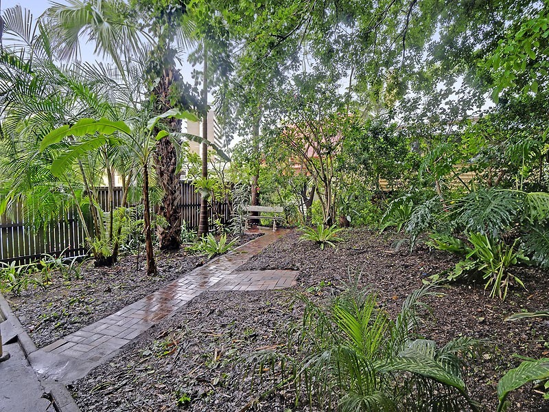 37 Sedgebrook Street, Spring Hill QLD 4000