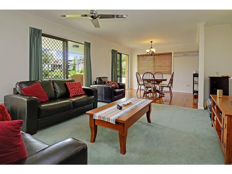 23 Nurom Avenue, Ferny Hills QLD 4055