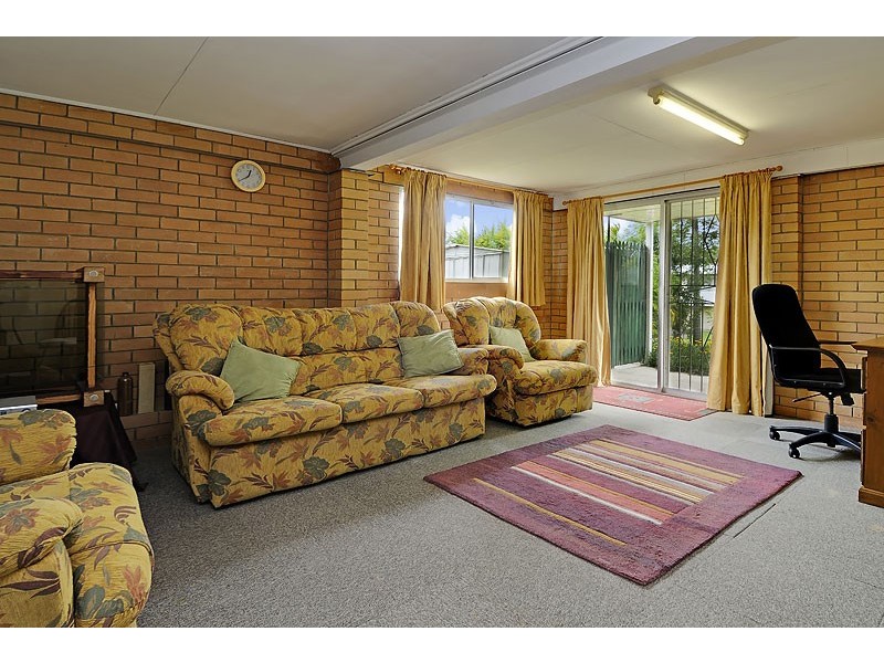 23 Nurom Avenue, Ferny Hills QLD 4055