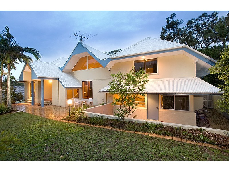 Bardon QLD 4065