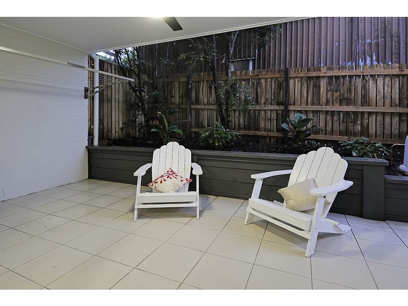 1 and 2/13 Venning Street, Everton Park QLD 4053