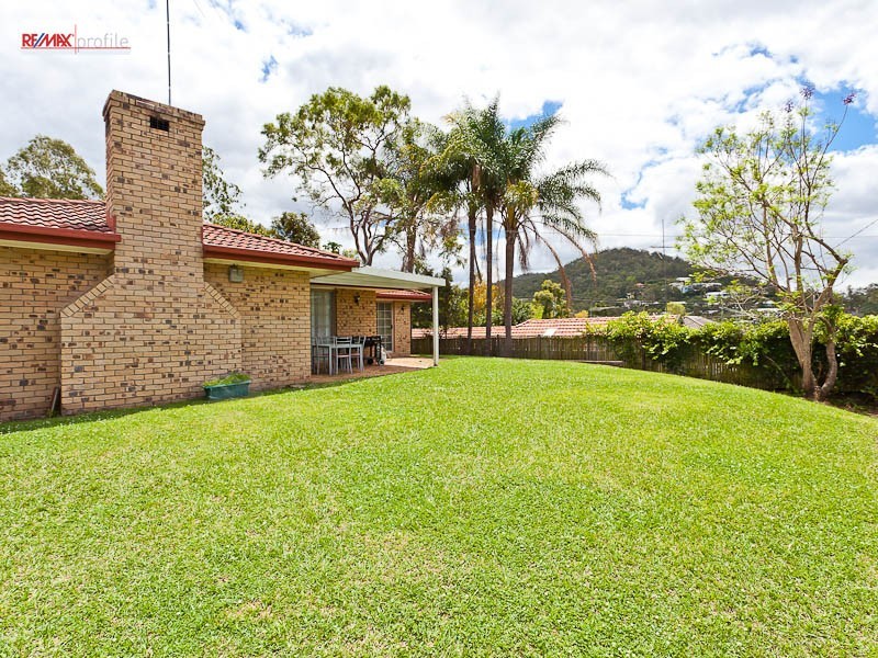 1 Bracknell Place, Ashgrove QLD 4060