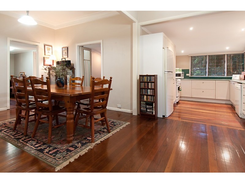 9 Dawn Street, Bardon QLD 4065