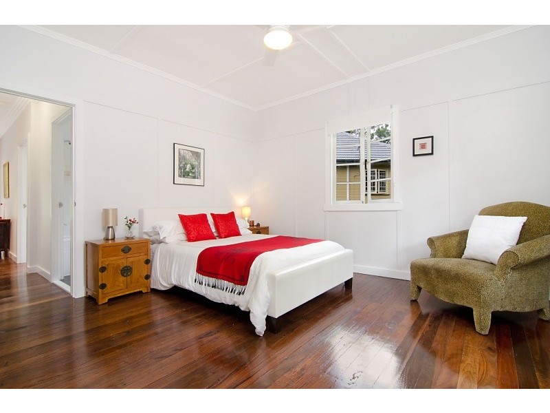 133 Royal Parade, Ashgrove QLD 4060