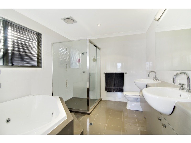 42 Leybourne Street, Chelmer QLD 4068