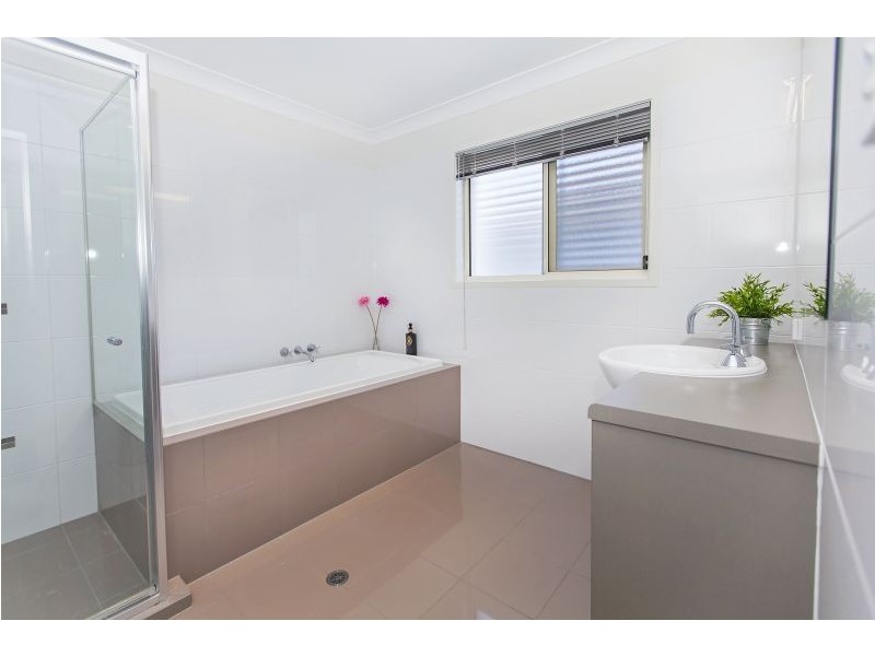 42 Leybourne Street, Chelmer QLD 4068