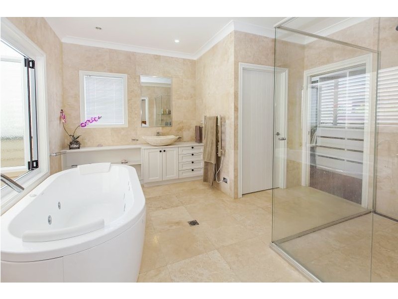 16 Grevillea Road, Ashgrove QLD 4060