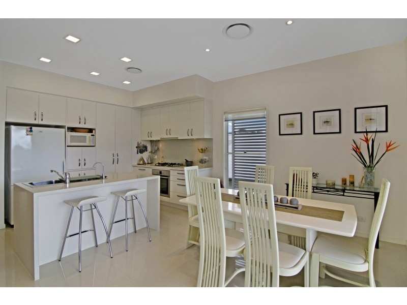 82 ROSALIE STREET, Bardon QLD 4065