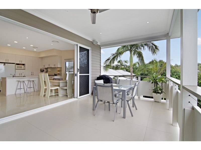 82 ROSALIE STREET, Bardon QLD 4065