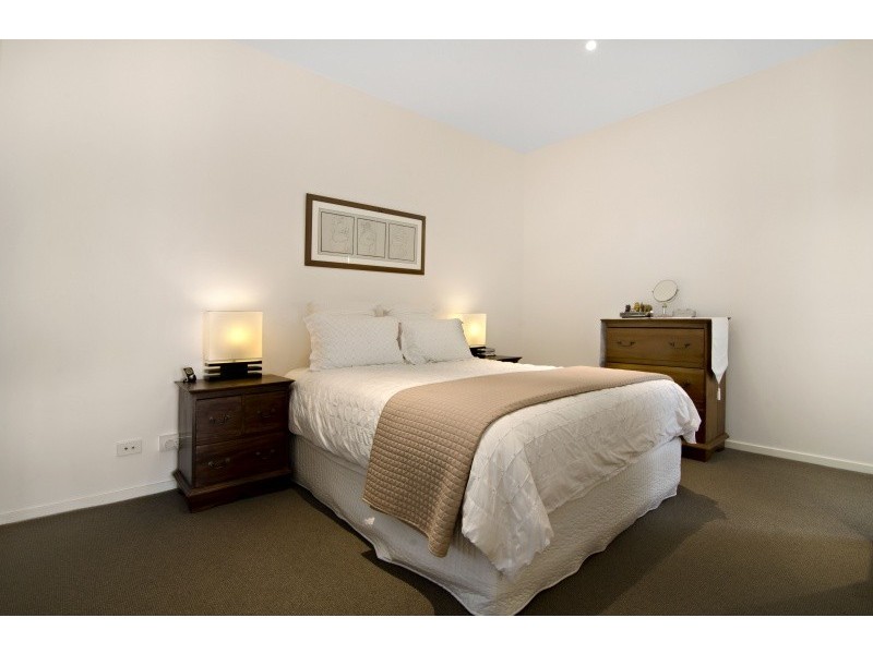 82 ROSALIE STREET, Bardon QLD 4065