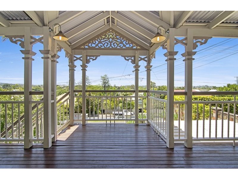 10 Alexandra Street, Bardon QLD 4065