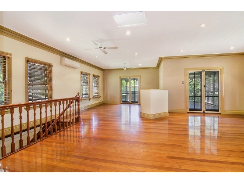 10 Alexandra Street, Bardon QLD 4065