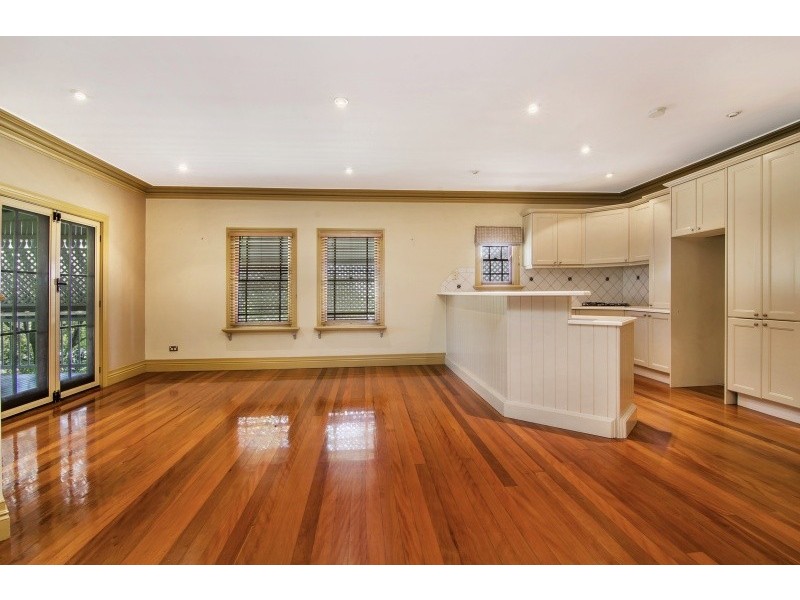 10 Alexandra Street, Bardon QLD 4065