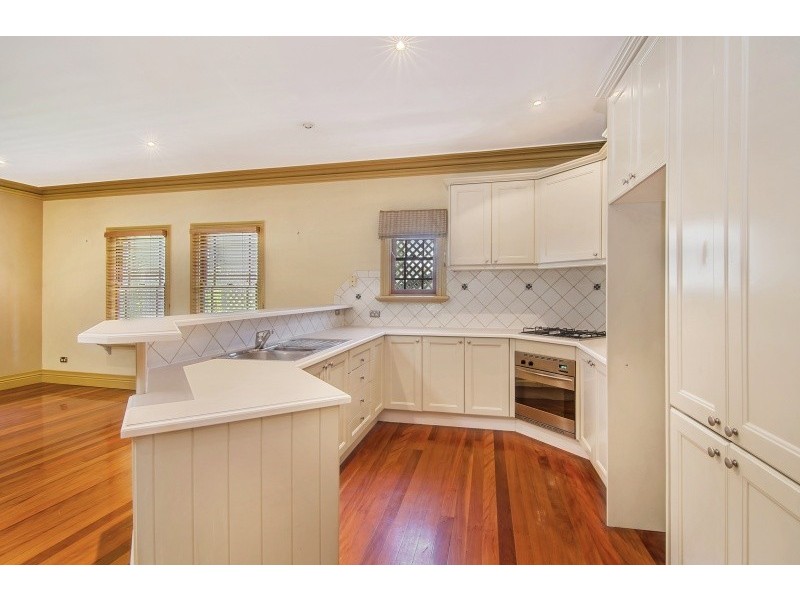 10 Alexandra Street, Bardon QLD 4065