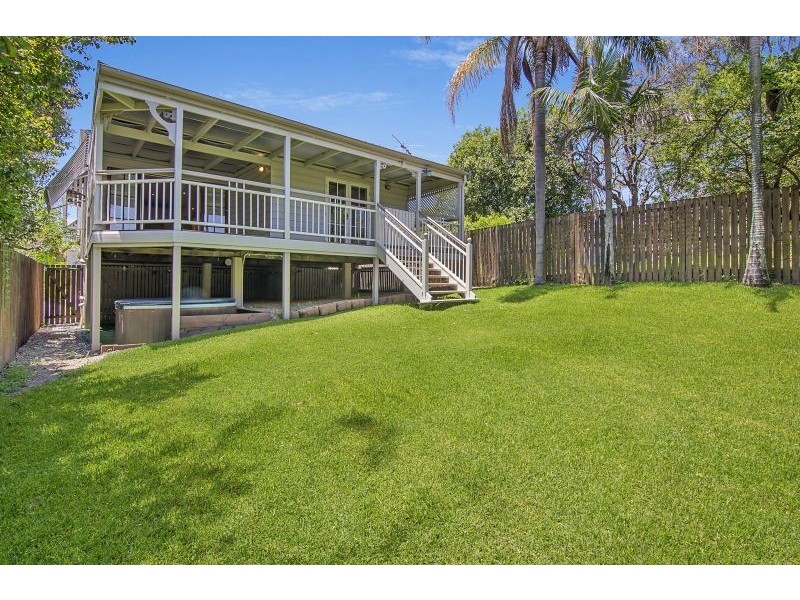 10 Alexandra Street, Bardon QLD 4065