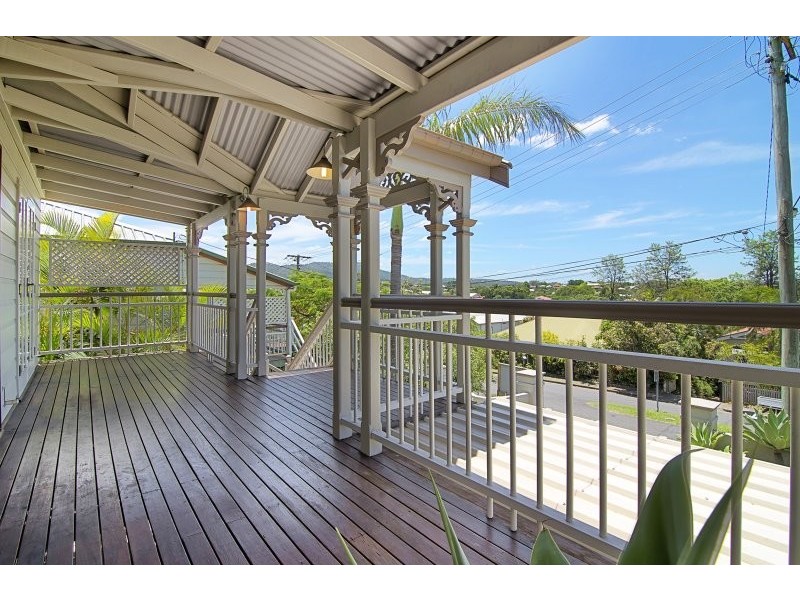 10 Alexandra Street, Bardon QLD 4065