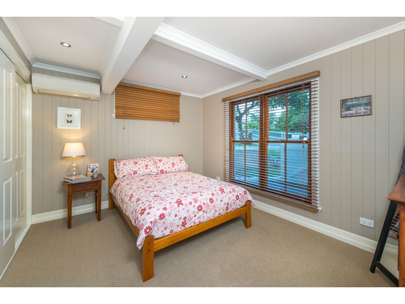 72 Girraween Grove, Ashgrove QLD 4060