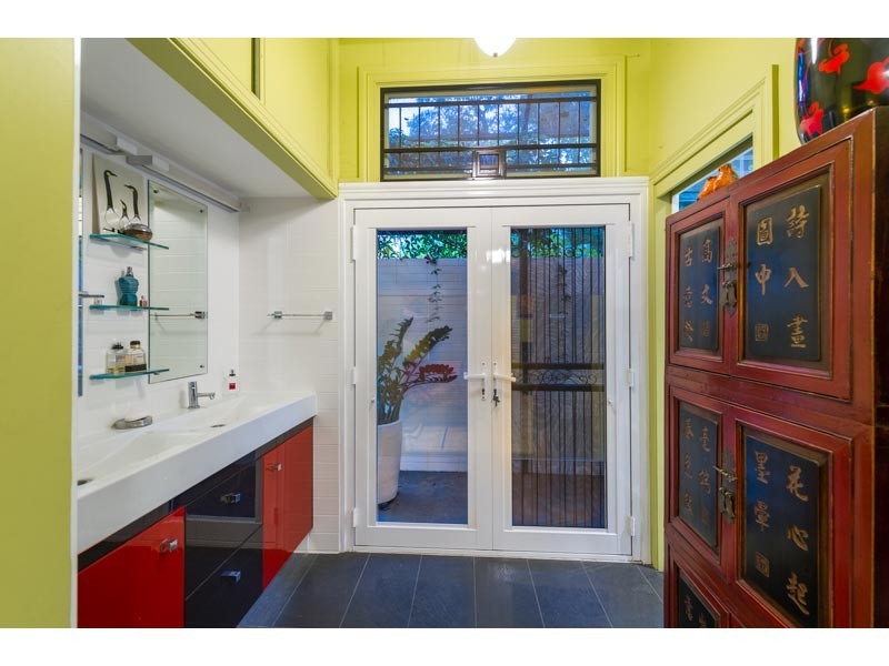 16 Owen Lane, Auchenflower QLD 4066