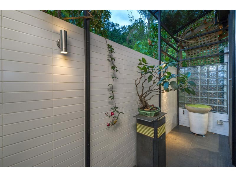 16 Owen Lane, Auchenflower QLD 4066