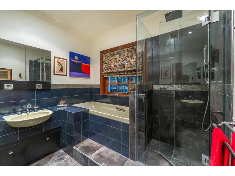 16 Owen Lane, Auchenflower QLD 4066