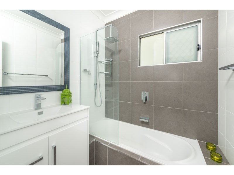 1 VINEY STREET, Chermside West QLD 4032
