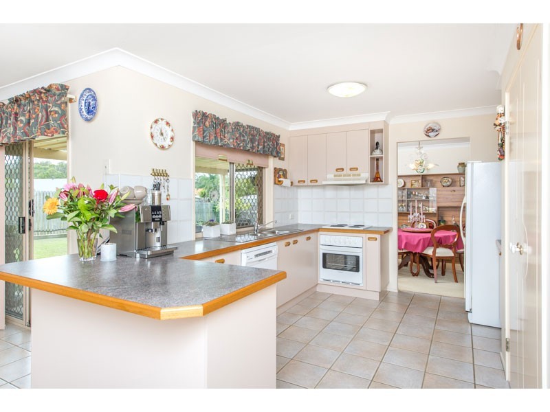 4 Tallebudgera Crescent, Albany Creek QLD 4035