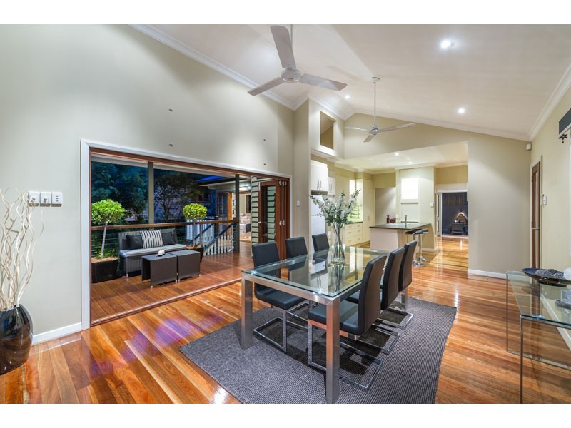 27 Mahara Street, Bardon QLD 4065