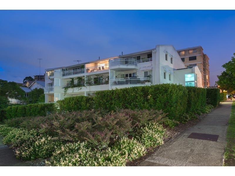 8/26 MERTHYR ROAD, New Farm QLD 4005