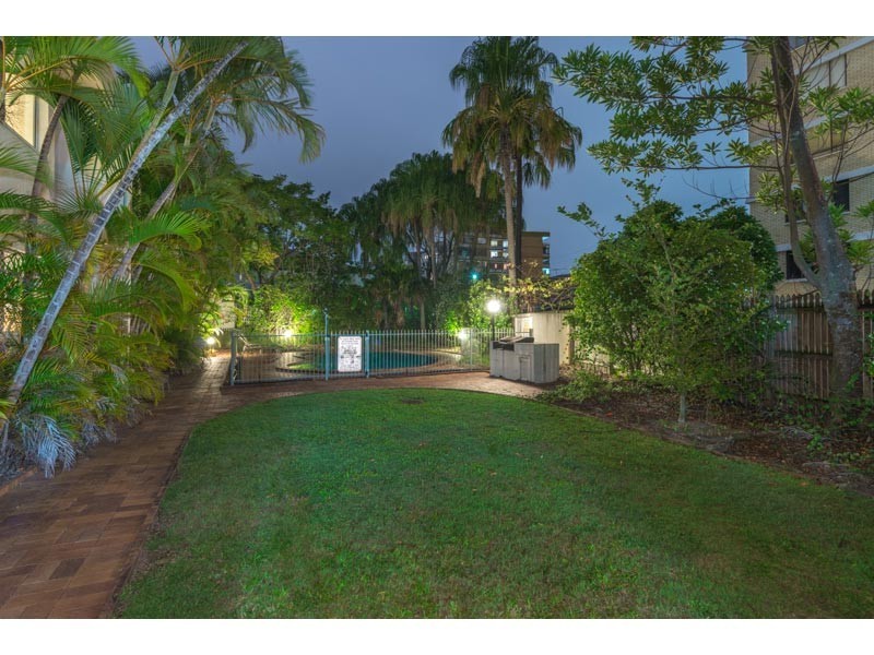 8/26 MERTHYR ROAD, New Farm QLD 4005